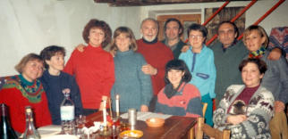 Vivian Lamarque e un gruppone di amici all'Arnaio